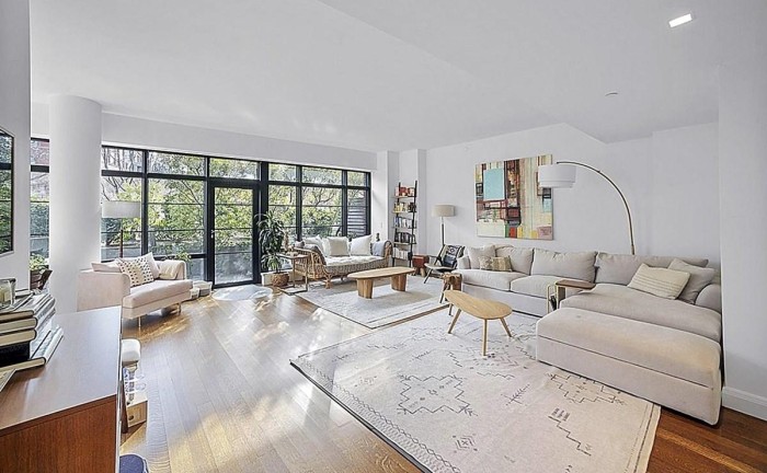 Məşhur model mənzilini bu qiymətə satır - FOTOLAR